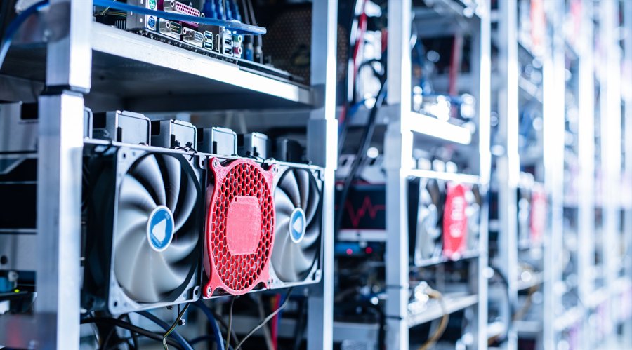 Argo Blockchain Excels in Bitcoin Production, Announces COO Exit